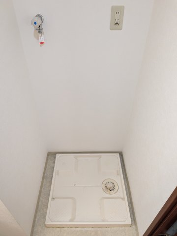 その他　室内洗濯機置場です