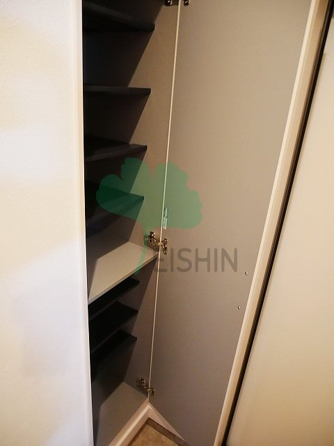 玄関　下駄箱もしっかりついてます！