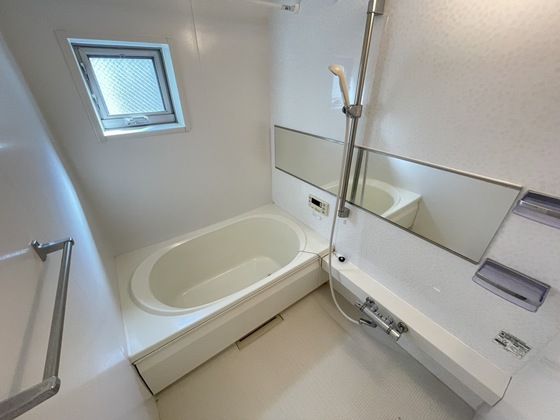 バス・シャワールーム　※別部屋の写真です