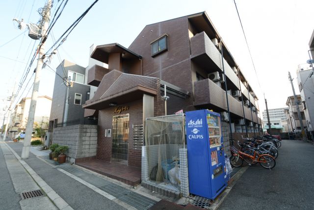 建物外観　安心のオートロック付き♪