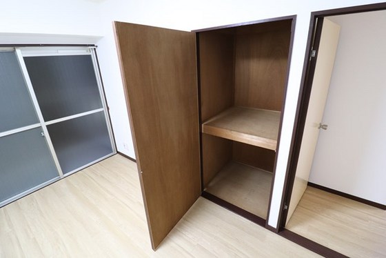 収納　※別室の写真です。