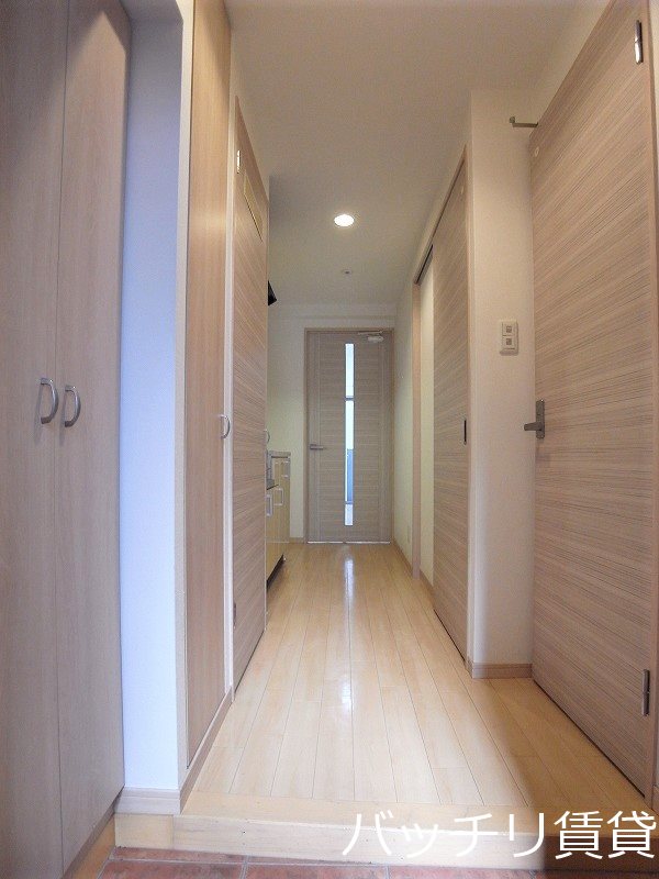 玄関　写真は別号室イメージの為、現状を優先致します