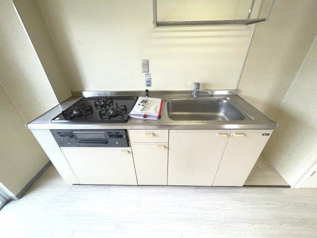 キッチン　イメージとして同建物他部屋を表示しています