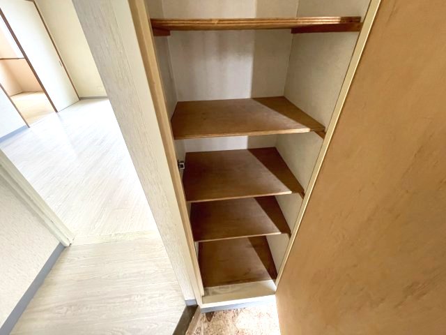 収納　イメージとして同建物他部屋を表示しています
