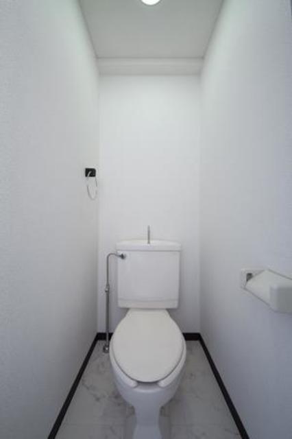 トイレ　※写真は同タイプ住戸です。