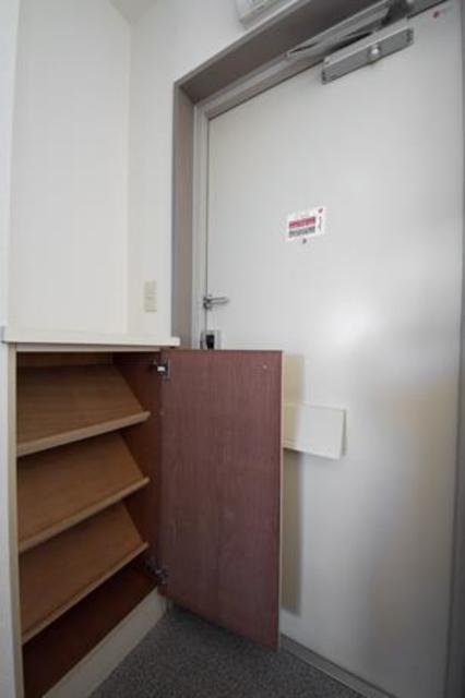 玄関　※写真は同タイプ住戸です。