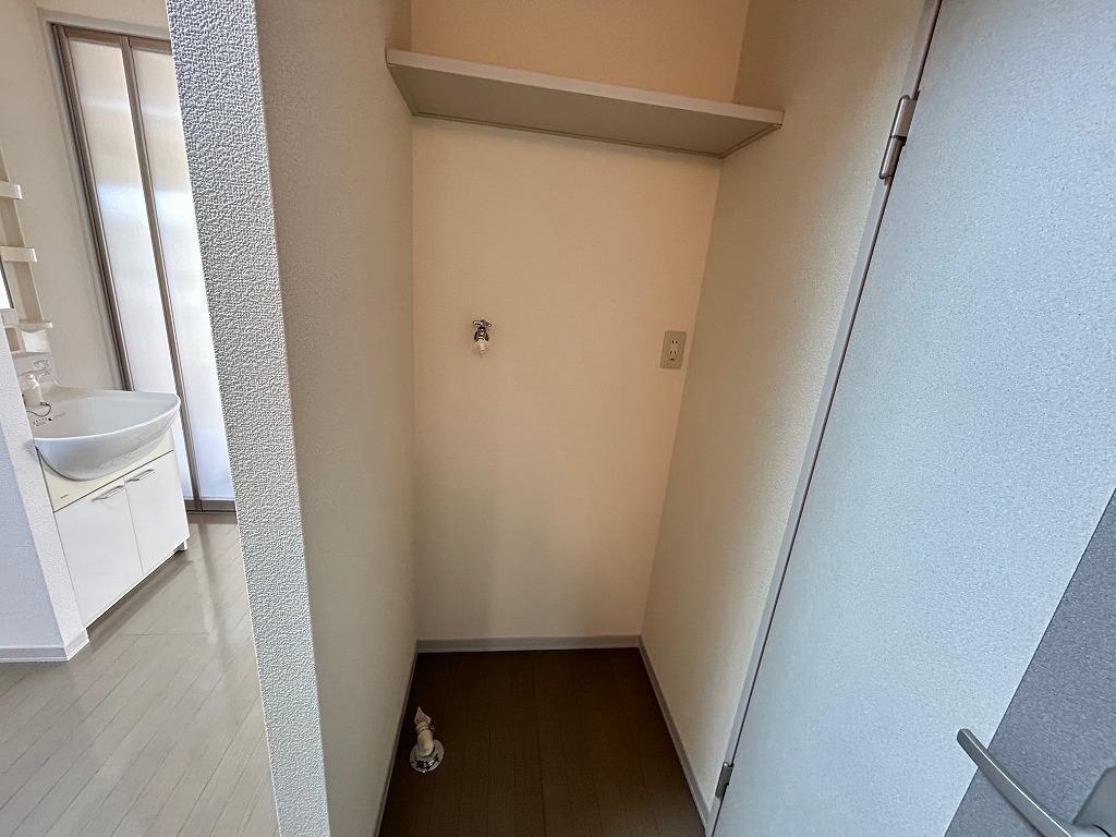 バルコニー　洗濯機置き場