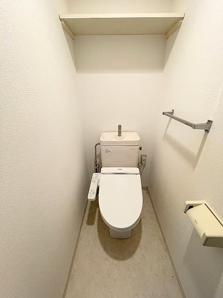 トイレ　温水洗浄暖房便座