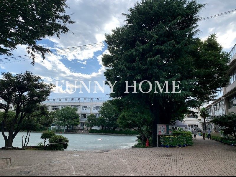 小学校　世田谷区立深沢小学校（小学校）まで848m