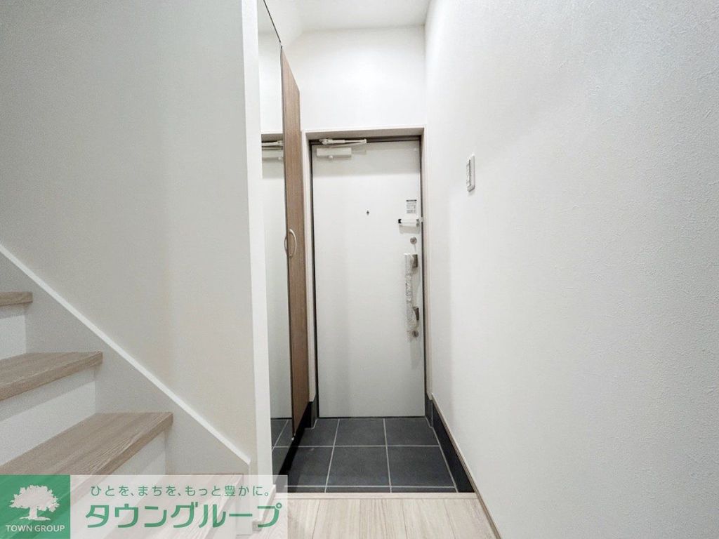 玄関　お部屋探しは株式会社　タウンハウジング　までお気軽にお問合…
