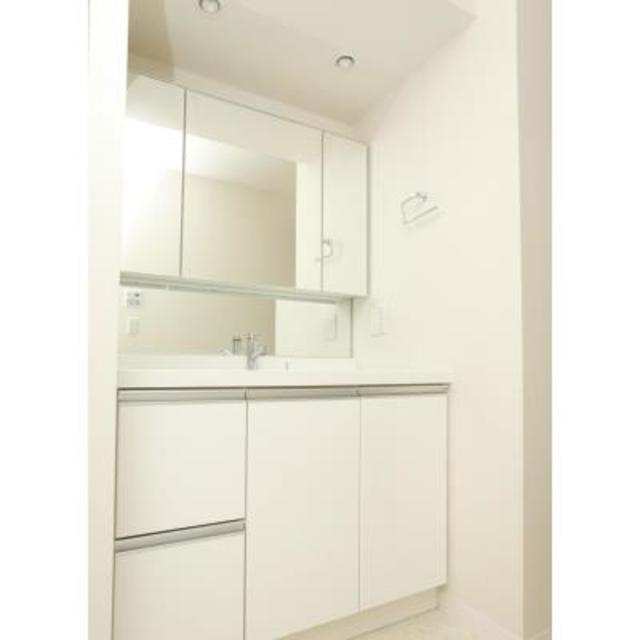 洗面設備　※写真は同タイプ住戸です。