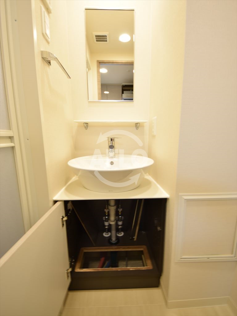 洗面設備　エスリード南堀江レジデンス　独立洗面化粧台収納