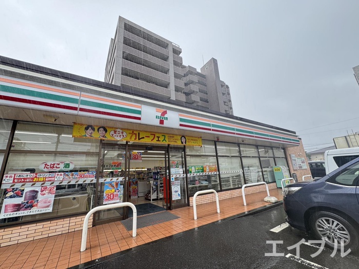 コンビニ　セブンイレブン鹿児島城西３丁目店（コンビニ）まで700m