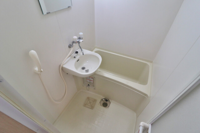 バス・シャワールーム　コンパクトなお風呂！