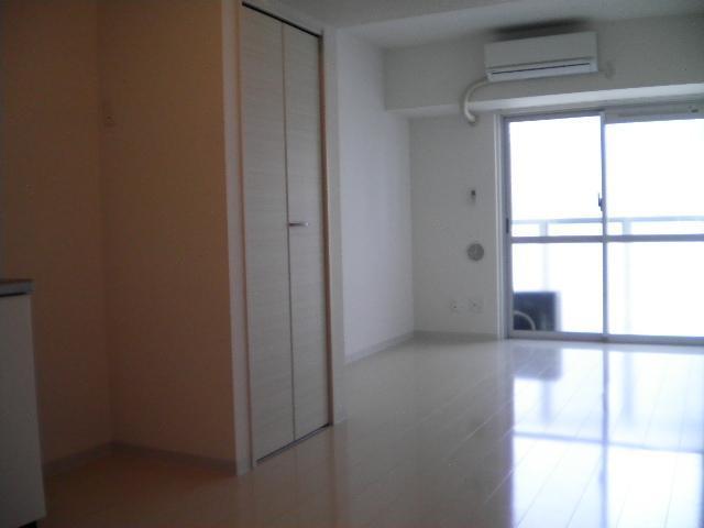 居室・リビング　洋室１０帖の大きなお部屋