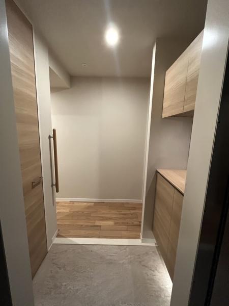 玄関　広々した玄関ホール