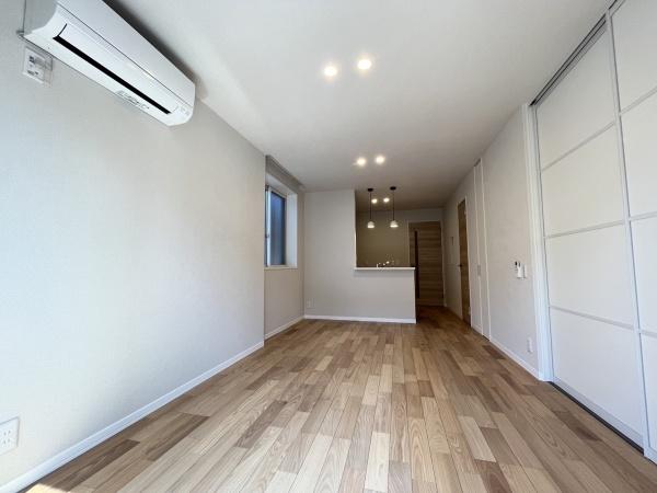 居室・リビング　明るいリビングダイニング！