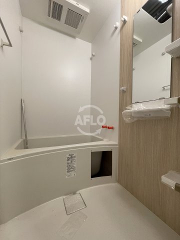 バス・シャワールーム　セレニテ難波グランデシュッド　浴室