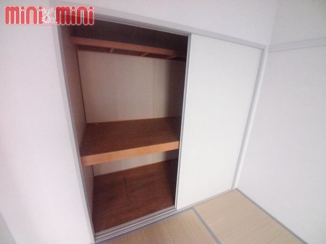 収納　押入