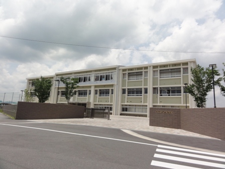 中学校　東広島市立中央中学校（中学校）まで1150m