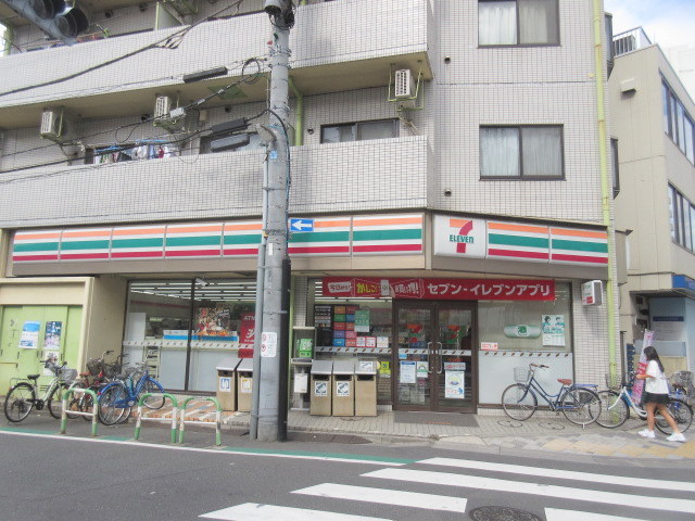 コンビニ　セブンイレブン荒川尾竹橋店（コンビニ）まで695m