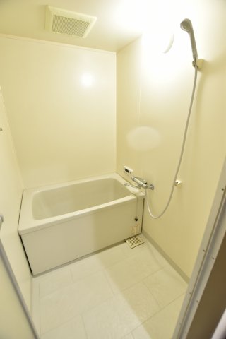 バス・シャワールーム　別号室の写真です。ご参考までに