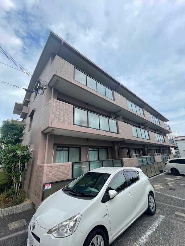 建物外観　落ち着いた雰囲気の外観です