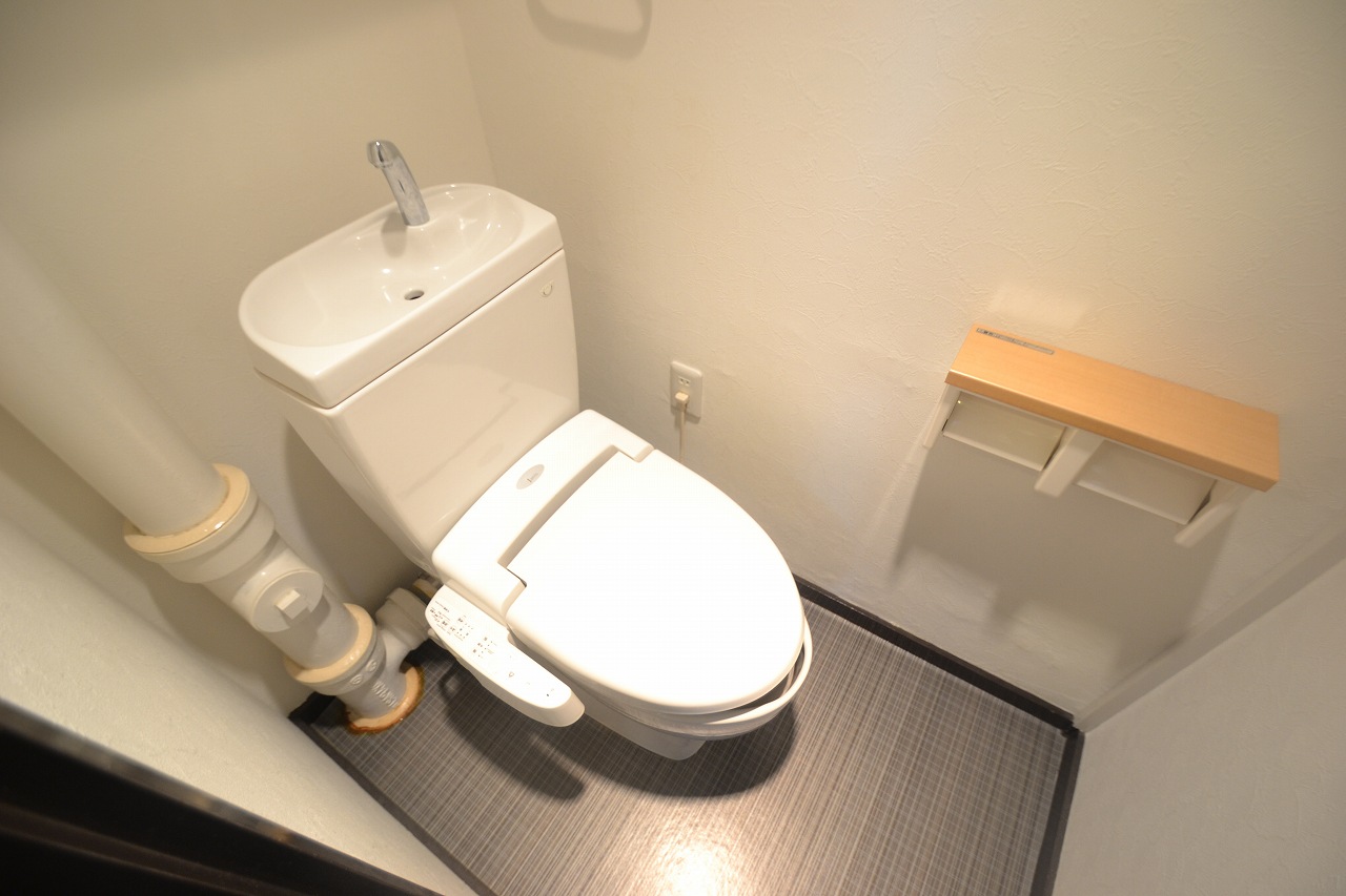 トイレ　ウォシュレット付きのトイレです。