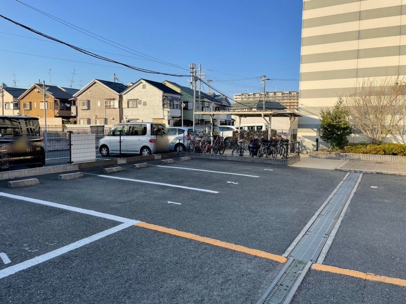 その他　駐車場は別途料金が必要です。