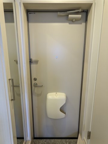 玄関　103号室