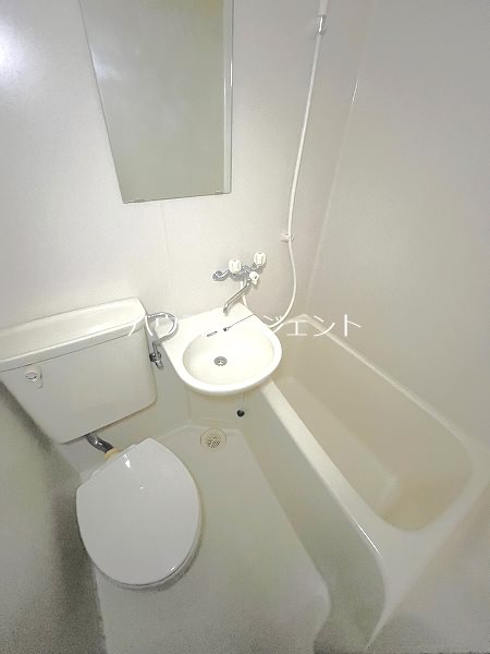 バス・シャワールーム　バス・トイレ同室で掃除も楽々です♪※参考写真