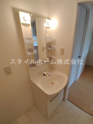 洗面設備　別部屋写真です。