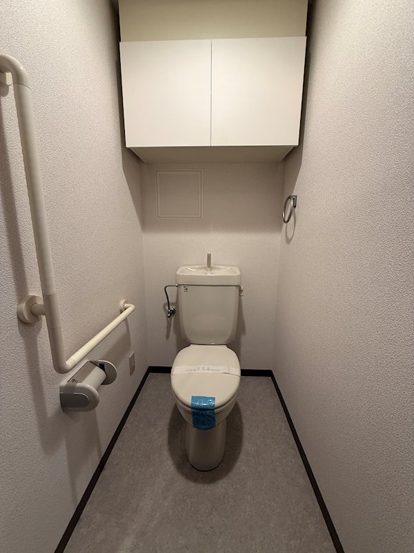 トイレ　※同物件別部屋の写真となります。