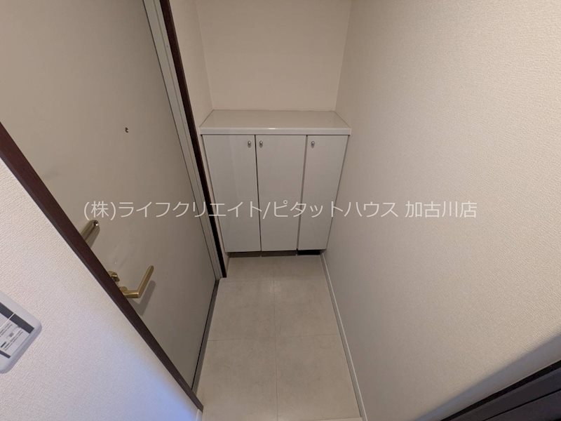 玄関　写真は別室