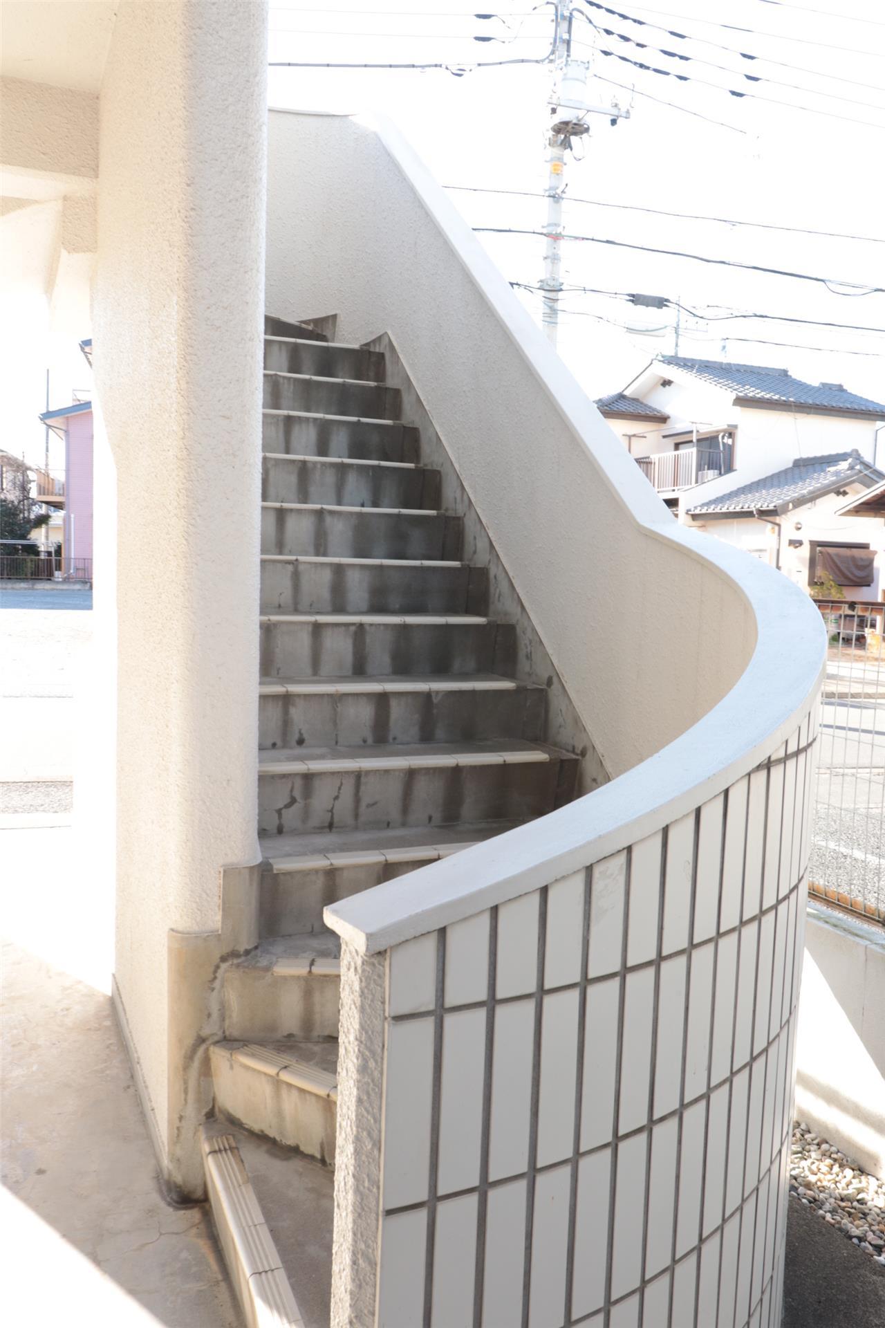 建物外観　階段２