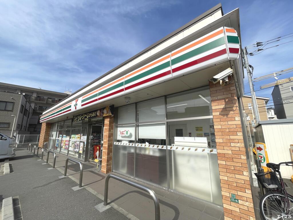 コンビニ　セブンイレブン太宰府都府楼前駅前店（コンビニ）まで559m