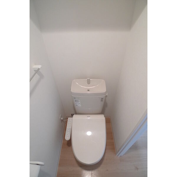 トイレ　落ち着いたトイレです