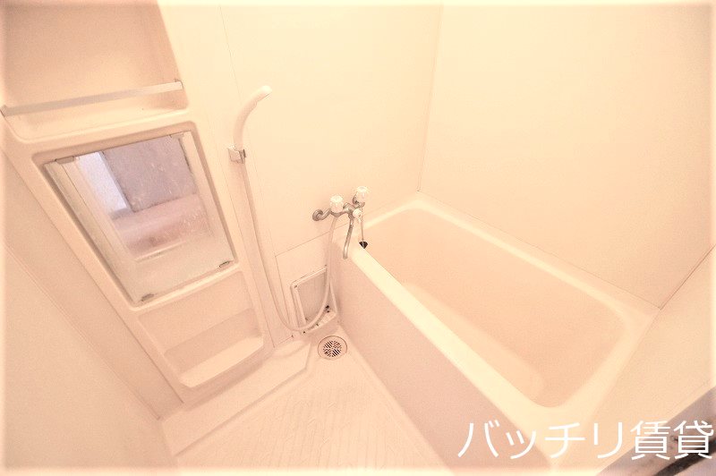 バス・シャワールーム　＊画像は別部屋の為イメージ、現状を優先致します。