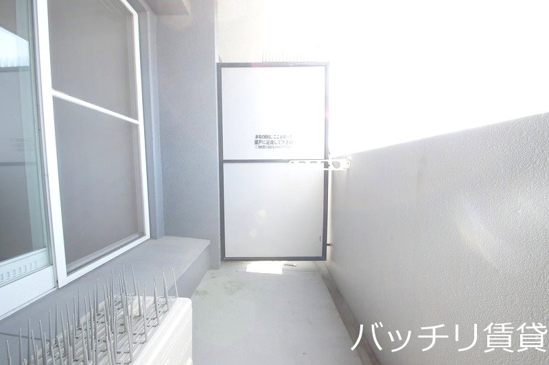 バルコニー　＊画像は別部屋の為イメージ、現状を優先致します。