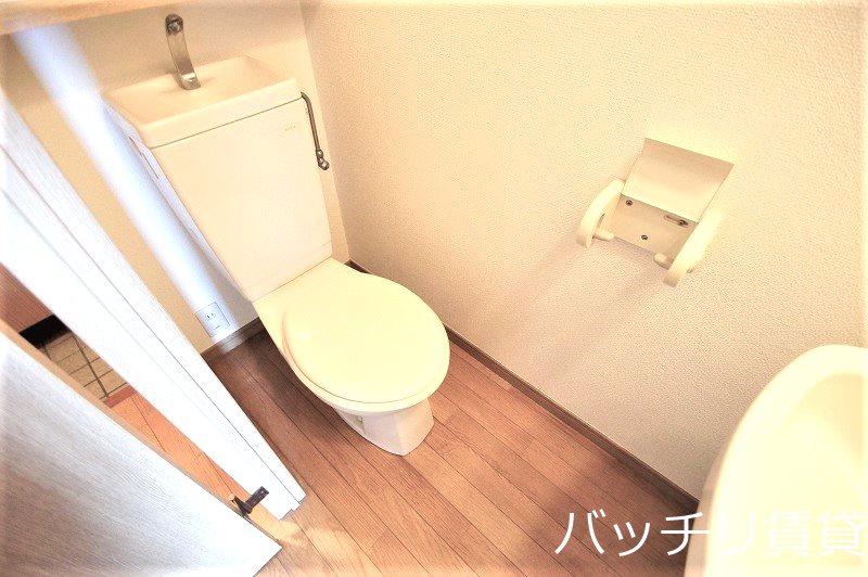 トイレ　＊画像は別部屋の為イメージ、現状を優先致します。