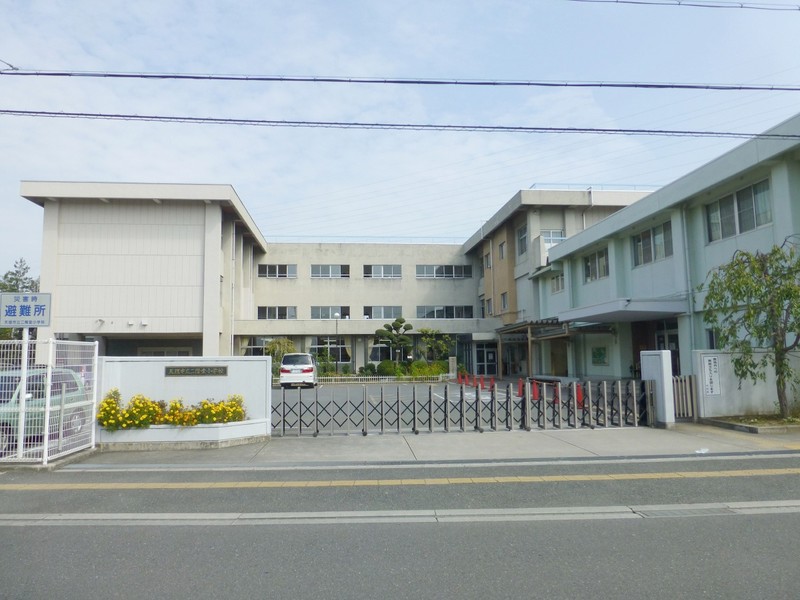 小学校　天理市立二階堂小学校（小学校）まで743m