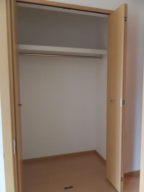 収納　廊下にもクローゼットあります