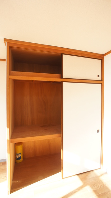 収納　昔ながらの押入タイプは奥行があるので、収納らくらく♪