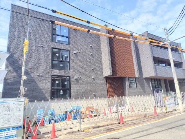 近鉄奈良線 学園前駅 徒歩3分 3階建 新築の外観写真
