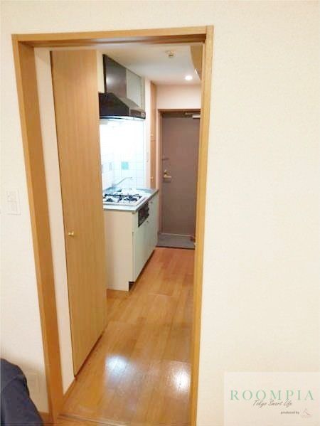 玄関　駐車場