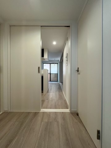 玄関　別号室イメージの為、現状を優先致します。