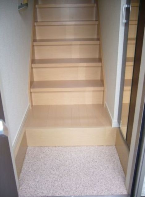 玄関　弊社は都内全域の物件をご紹介可能です！