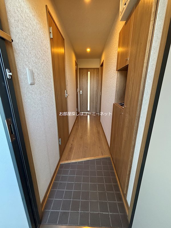 玄関　※同タイプ1階のお部屋の写真です