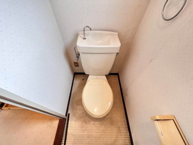トイレ　別号室