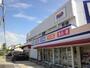 ドラックストア　B&Dドラッグストア 中小田井店（ドラッグストア）まで527m